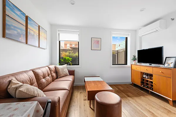 Rented by SERHANT. | media 4