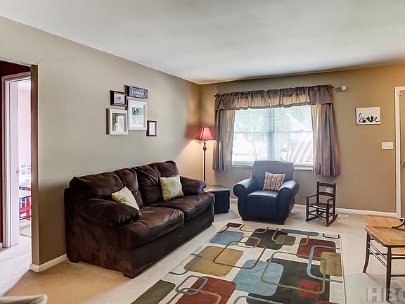 5th image of 415 Edinborough Dr