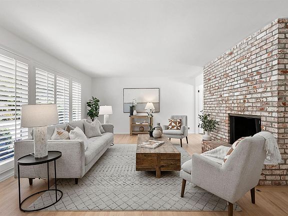 4th image of 203 Oak Manor Drive