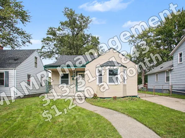7215 Wood Ave, Center Line, MI 48015