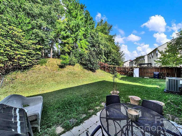 10541 Haddington Dr NW — Photo 5