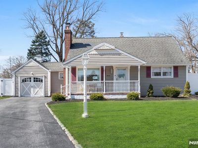 11 Rays Ct, Wayne, NJ, 07470