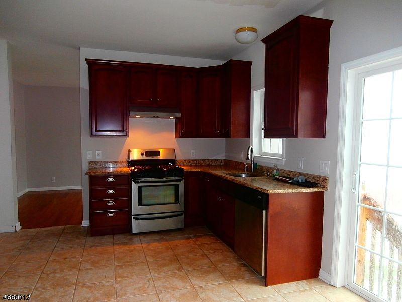 2nd image of 3 Heather Hill Rd