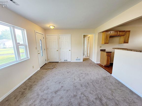 5th image of 132 Crystal Ct