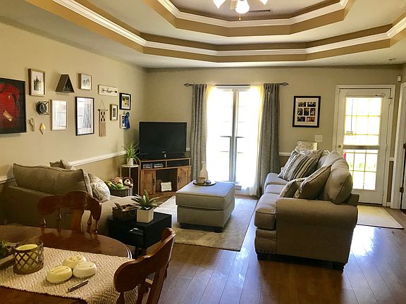Open living room / kitchen