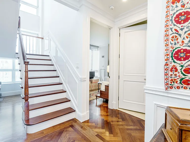 351 E 51st St #Penthouse 4A — Photo 7