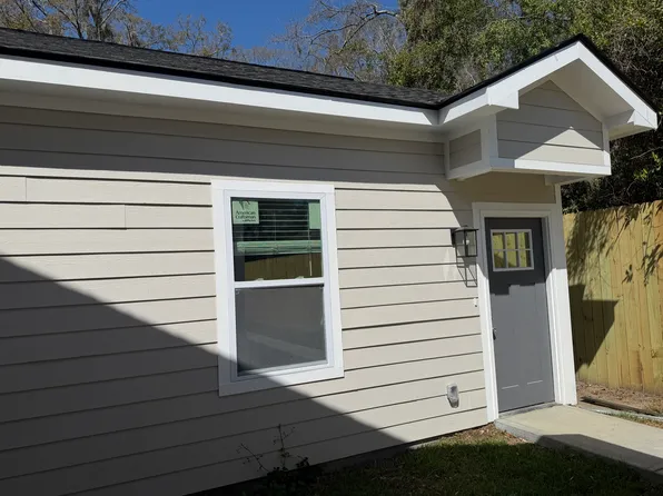 3917 Crane St, Savannah, GA 31405