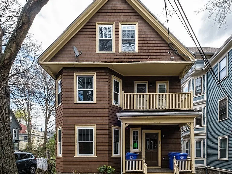 39 Perry St #3 — Photo 1