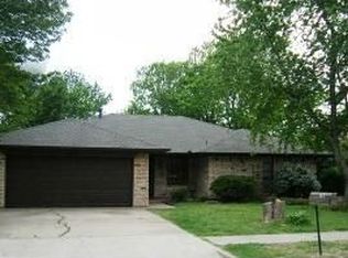 1909 Linda Ln, Moore, OK 73160