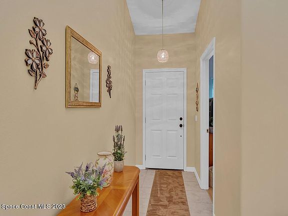 3rd image of 3075 Savoy Dr