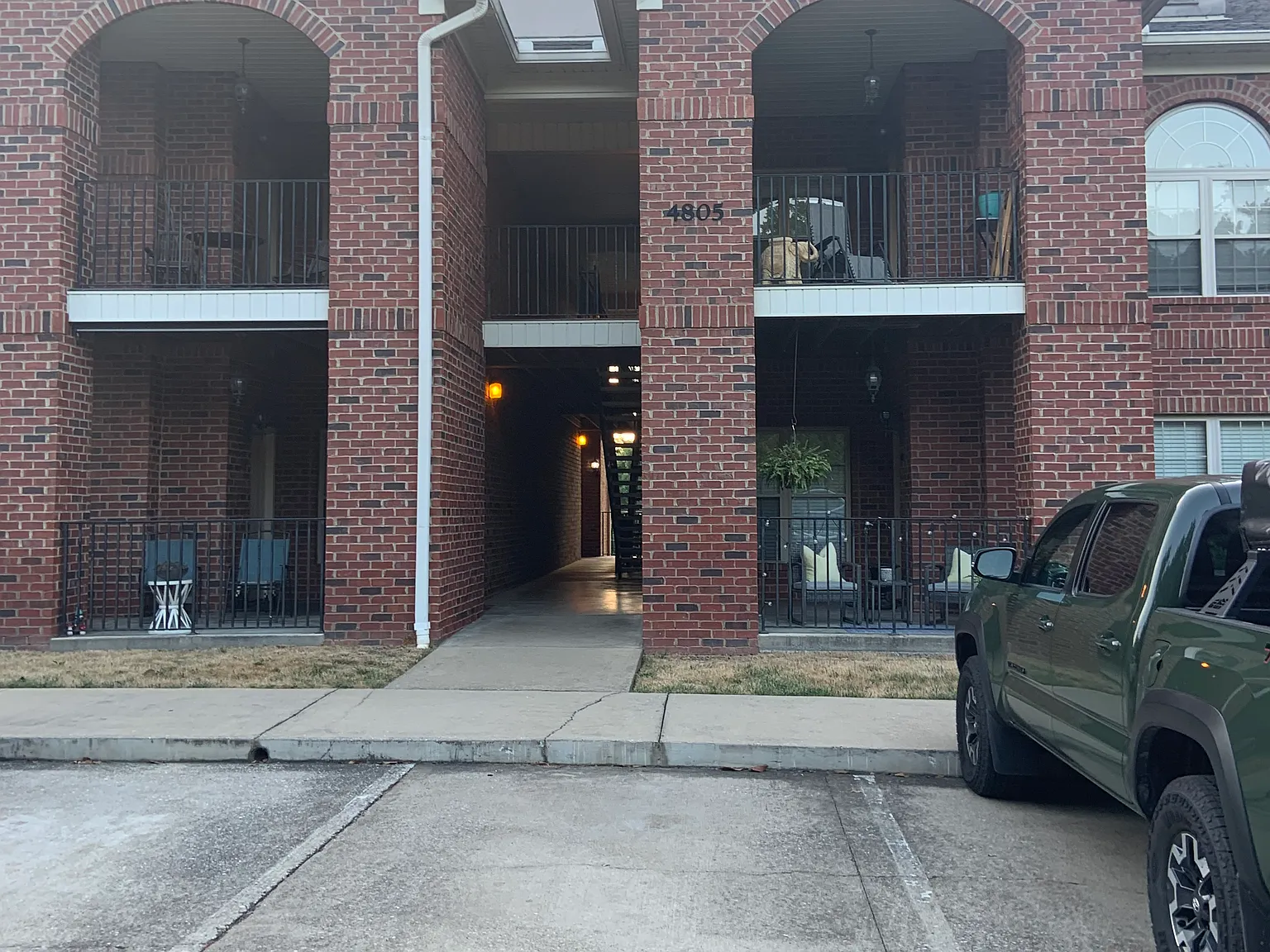 2 bed, 1122 sqft, $2,200 — Photo 3
