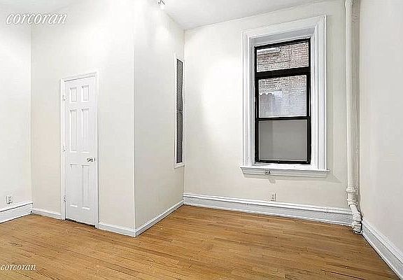 4th image of 202 W 107th St APT 1E
