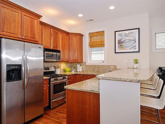 5th image of 663 N Peoria St APT 2S