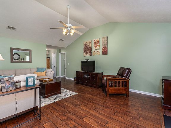 4th image of 825 Pantera Dr