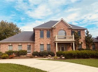 2855 Beaver Grade Rd, Coraopolis, PA 15108