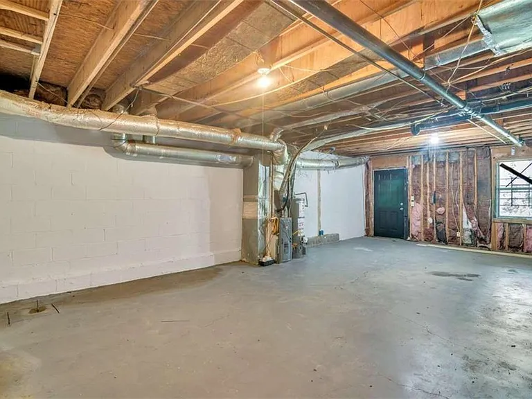 2101 Valley Oaks Dr SE — Photo 24