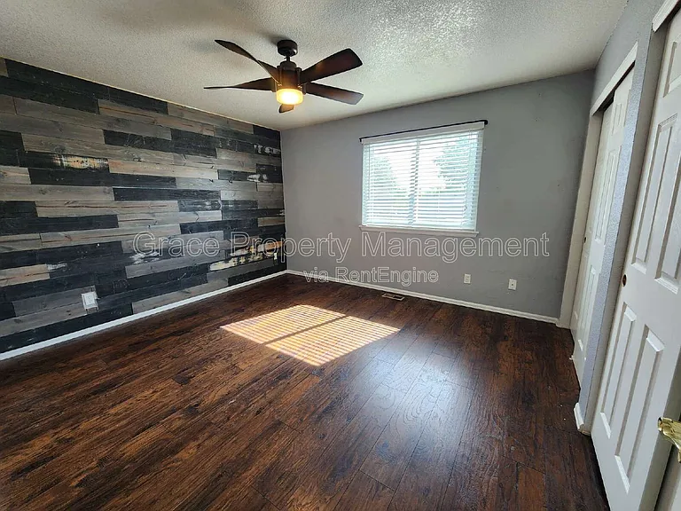 327 W 116th Pl — Photo 9