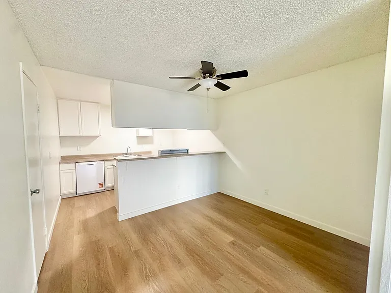 Westpark Apartments — Photo 11