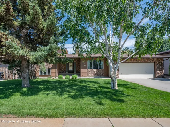 1472 13th St W, Dickinson, ND 58601