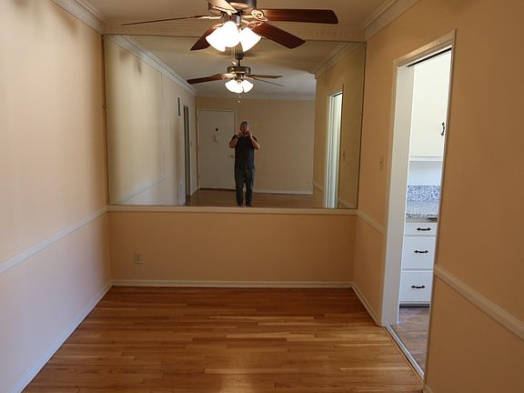 4th image of 1132 Glenville Dr #6