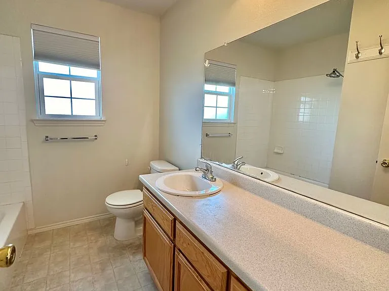 1206 Elmo Ln — Photo 20