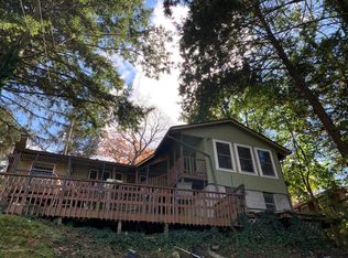 215 Lake Rd, Saylorsburg, PA 18353