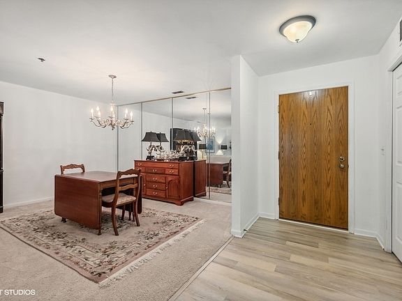 4th image of 129 Acacia Cir APT 105E