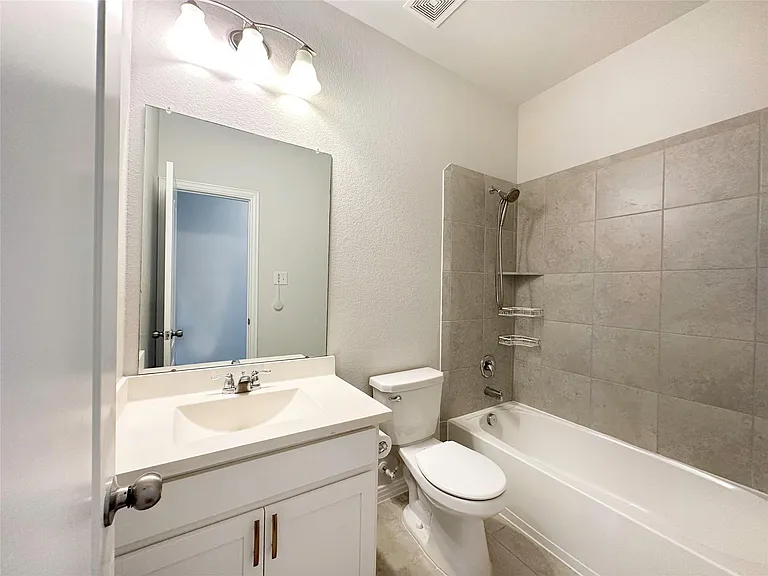 23610 Carducci Dr — Photo 36