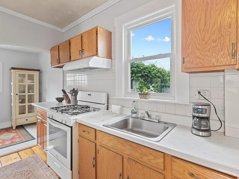 40 Otis St #1 — Photo 12