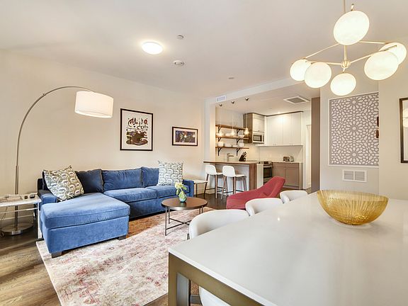 5th image of 206 E 20th St #Penthouse