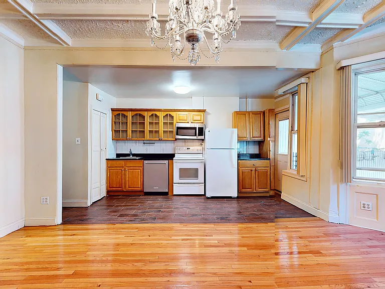 479 Irving Ave #1 — Photo 8