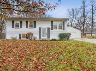 2709 Willowpark Dr, Champaign, IL