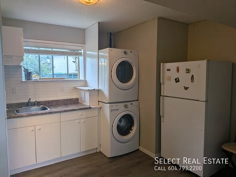 9170 Coote St #B — Photo 10
