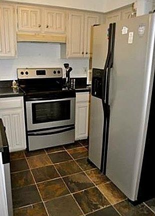 3rd image of 5200 Martel Ave APT 32A
