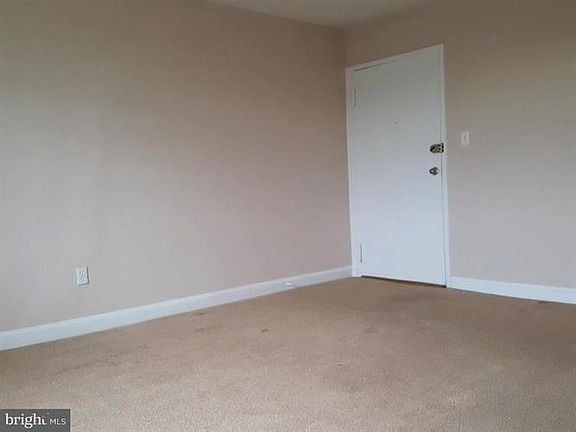 3rd image of 2055 N Woodstock St APT 302