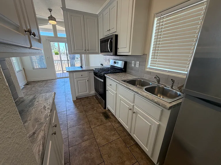 200 E Ivanhoe St #84 — Photo 5