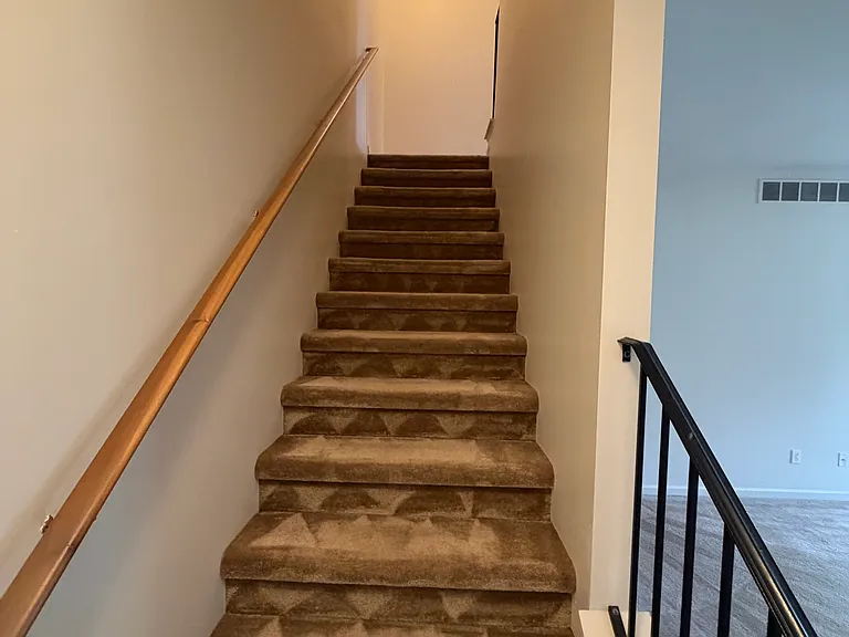 102 Riversedge Dr — Photo 9