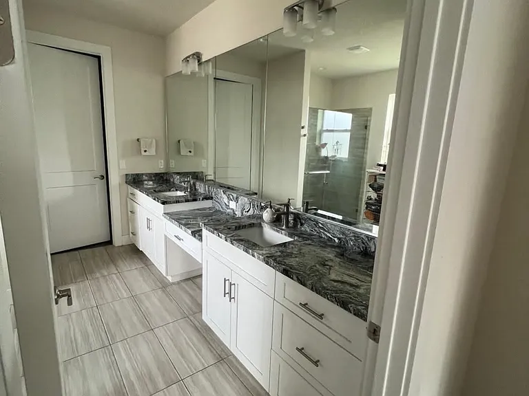 2065 Paragon Cir W — Photo 6