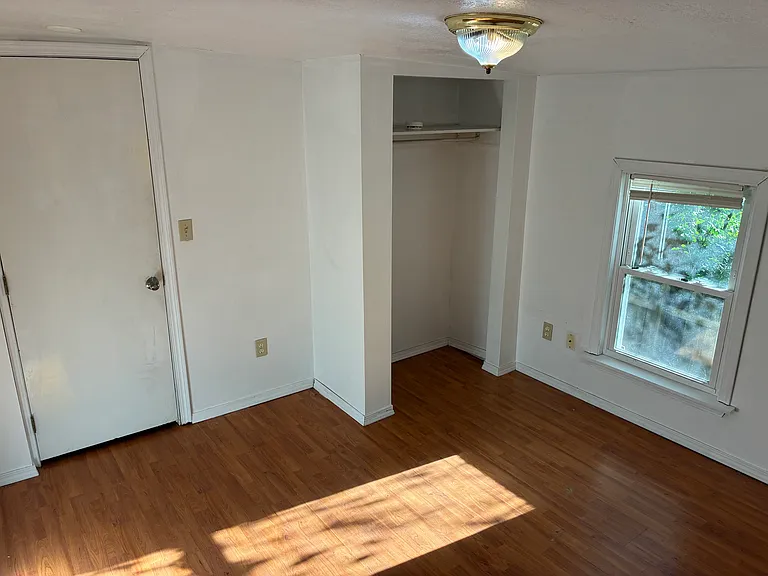 1302 Walnut St #4 — Photo 7