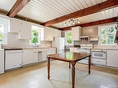 3rd image of 33 Reservoir Rd