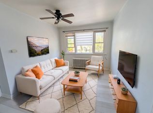 50 Welland Ave #4, Saint Catharines, ON L2R 2M5