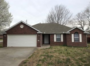 49 S Cherry St, Farmington, AR 72730