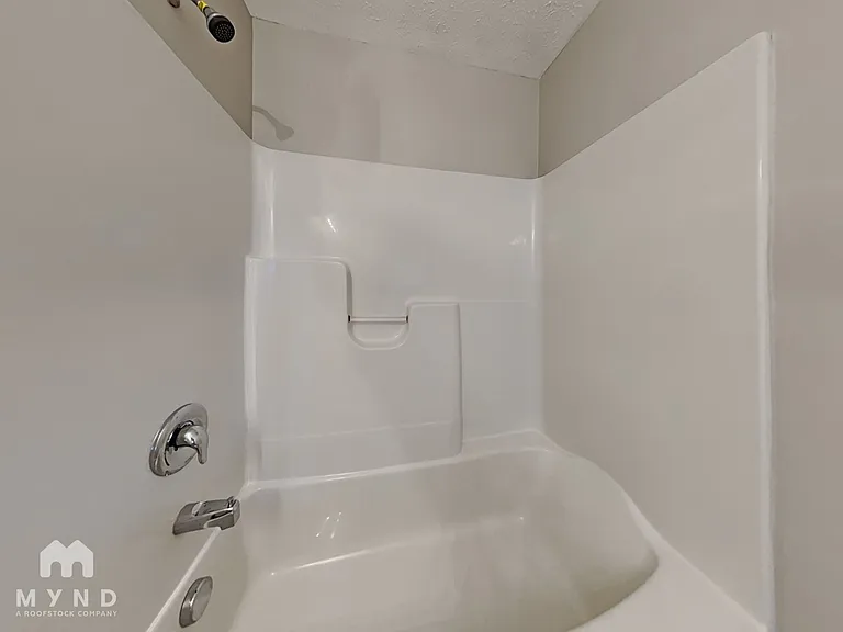 2352 Rosewood Dr — Photo 16