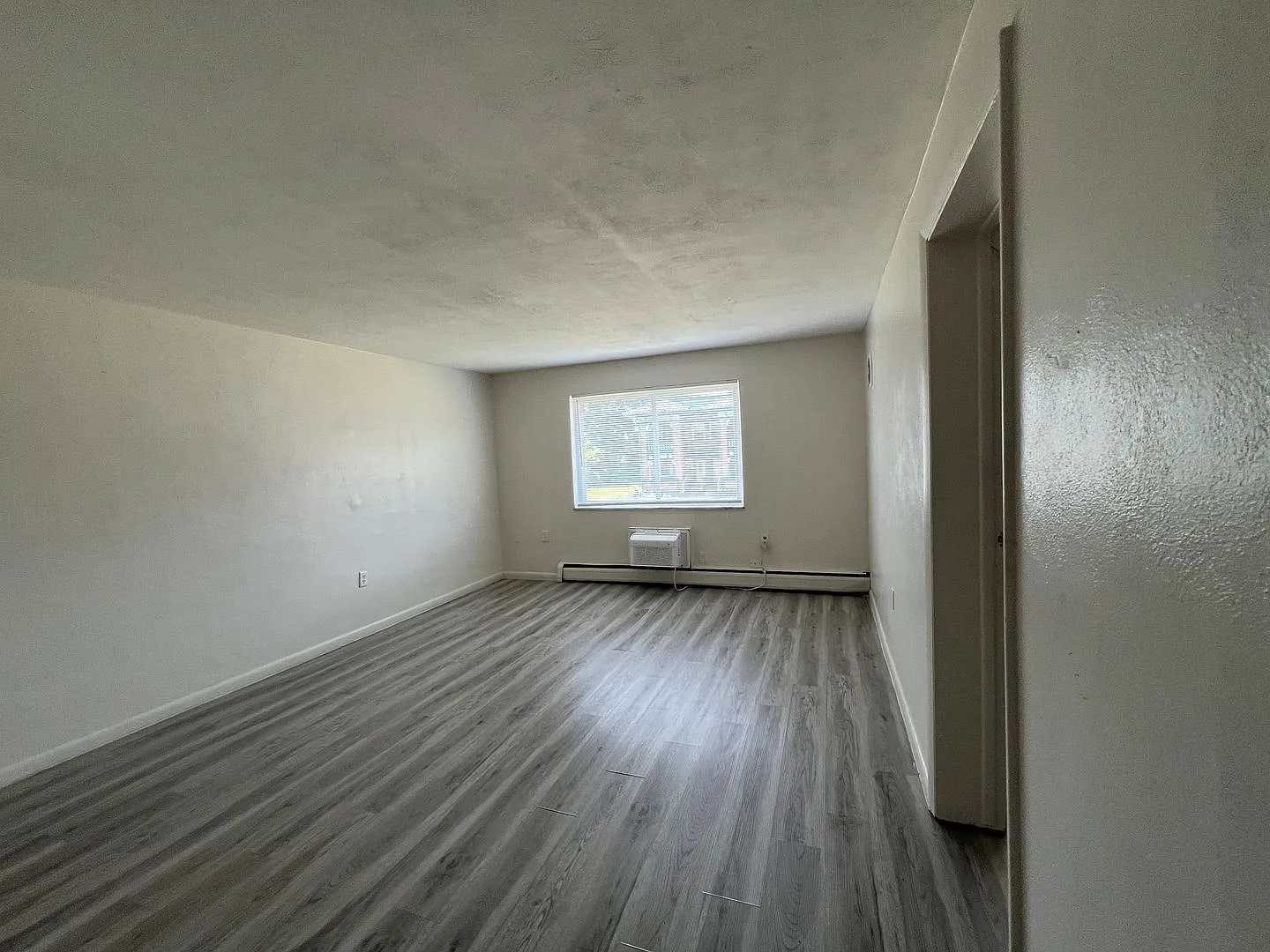 905 Neal Ave — Photo 2