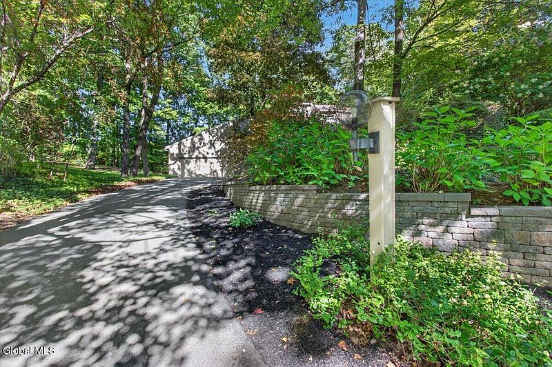 3rd image of 11 Beechridge Road