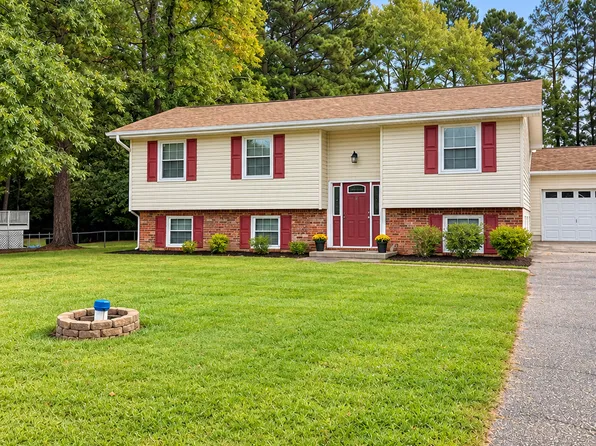 21172 Forest Park Rd, Lexington Park, MD 20653