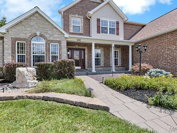 3rd image of 402 Hickory Grove Ln