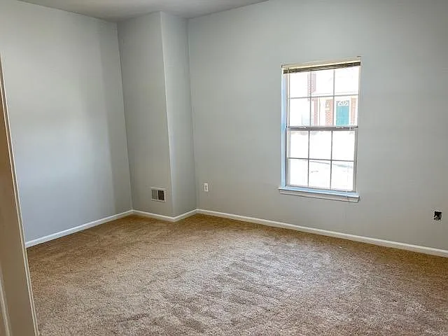 11752 Farmington Rd #31 — Photo 15