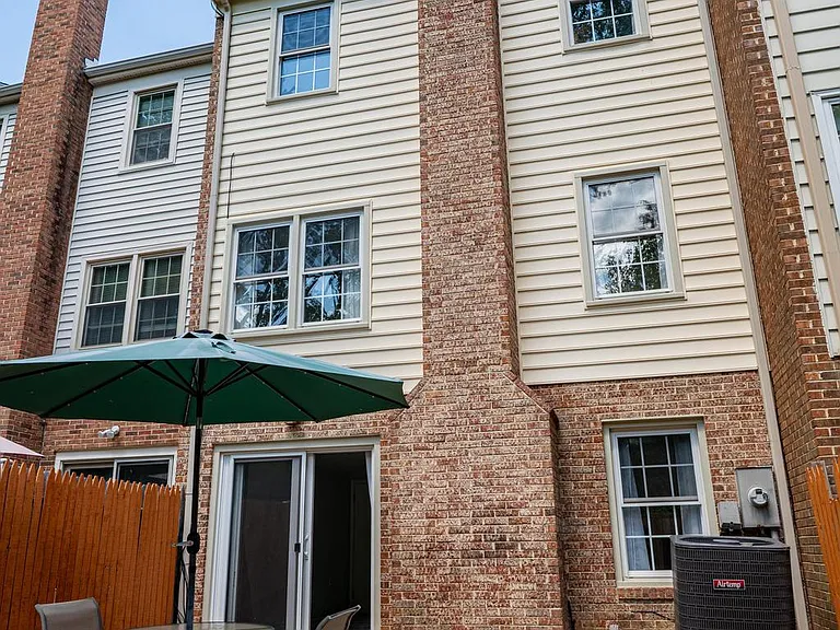 2913 Seminole Rd — Photo 26