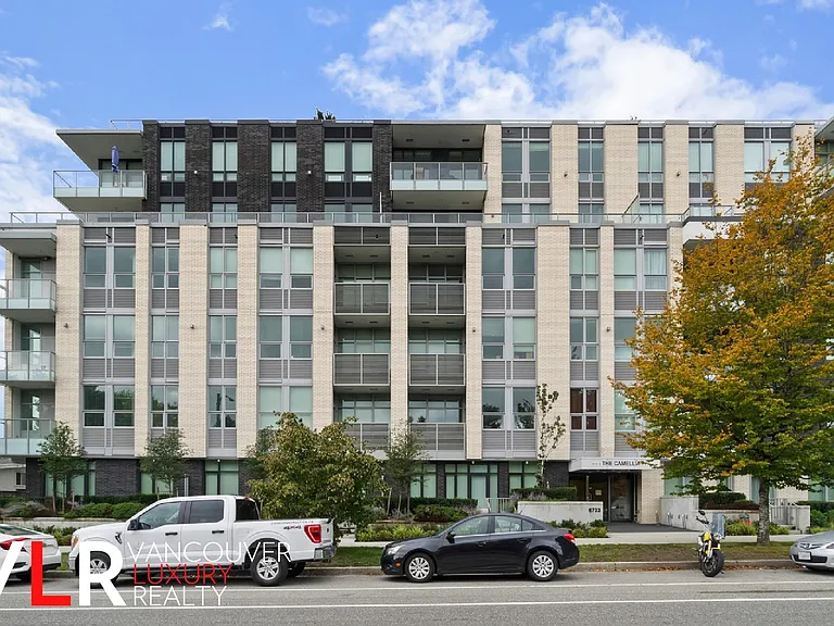 6733 Cambie St #303 — Photo 20